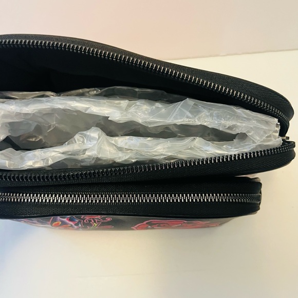 Ed Hardy 2 Piece Cosmetic Set Skull with Butterfly Wings Hearts Roses Snake Bird - Picture 8 of 12